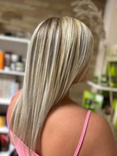 Giselle #sarajevo Ombre, sombre, balayage Balayage + preliv - kosa srednje dužine