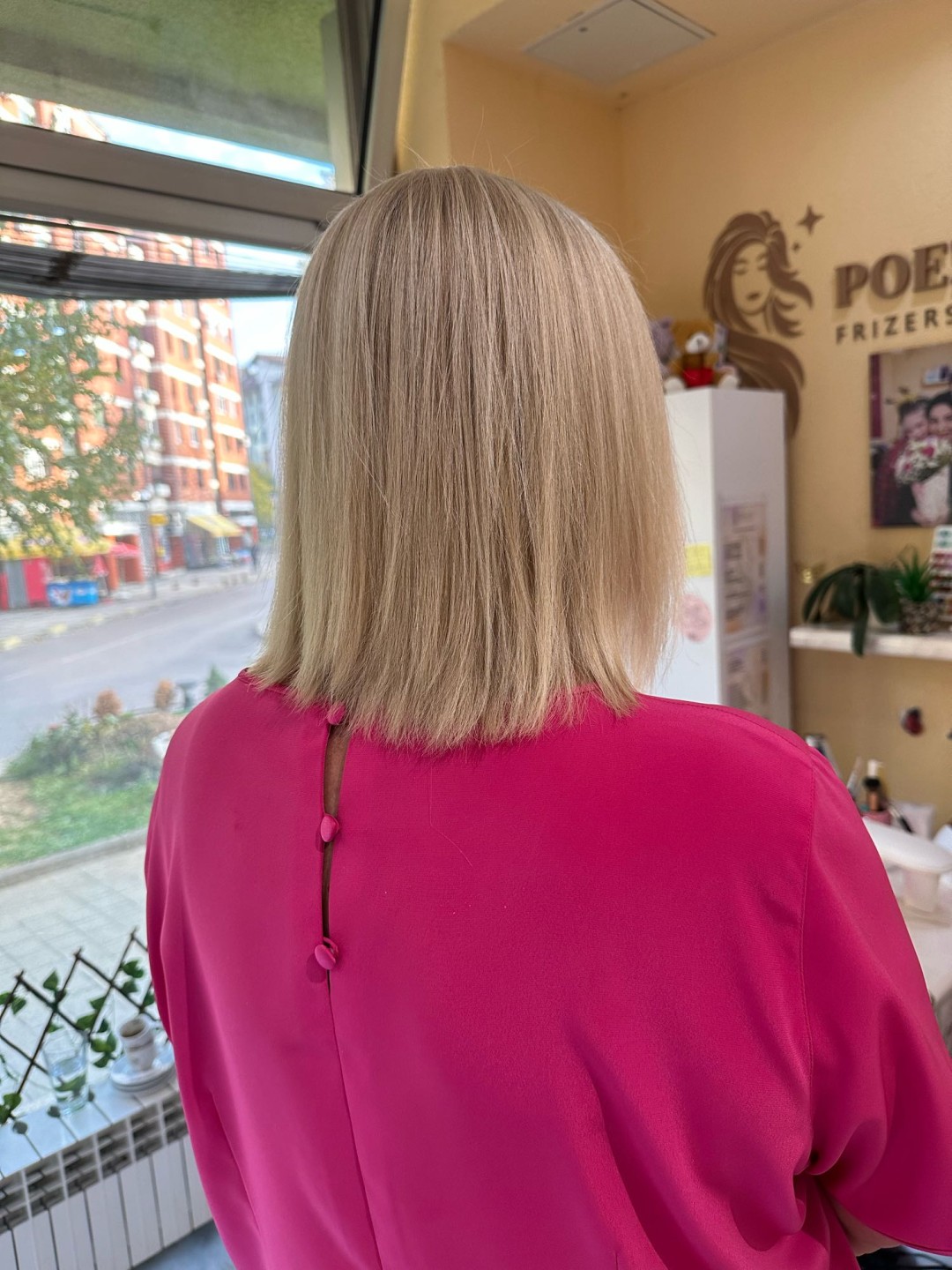 Poezija ljepote #sarajevo Feniranje i stilizovanje Pranje kose + feniranje - srednja dužina kose