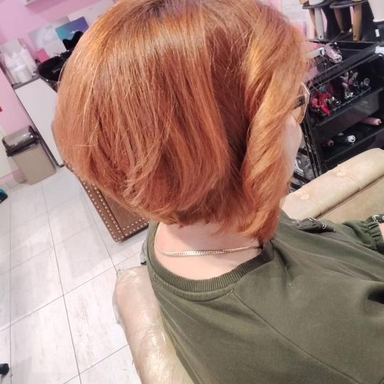 Poezija ljepote #sarajevo Farbanje kose Farbanje izrastka + žensko šišanje + feniranje na ravno -