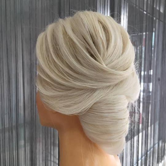 Frisco #sarajevo Svečane i frizure za svadbu Svečana frizura složena - kratka kosa