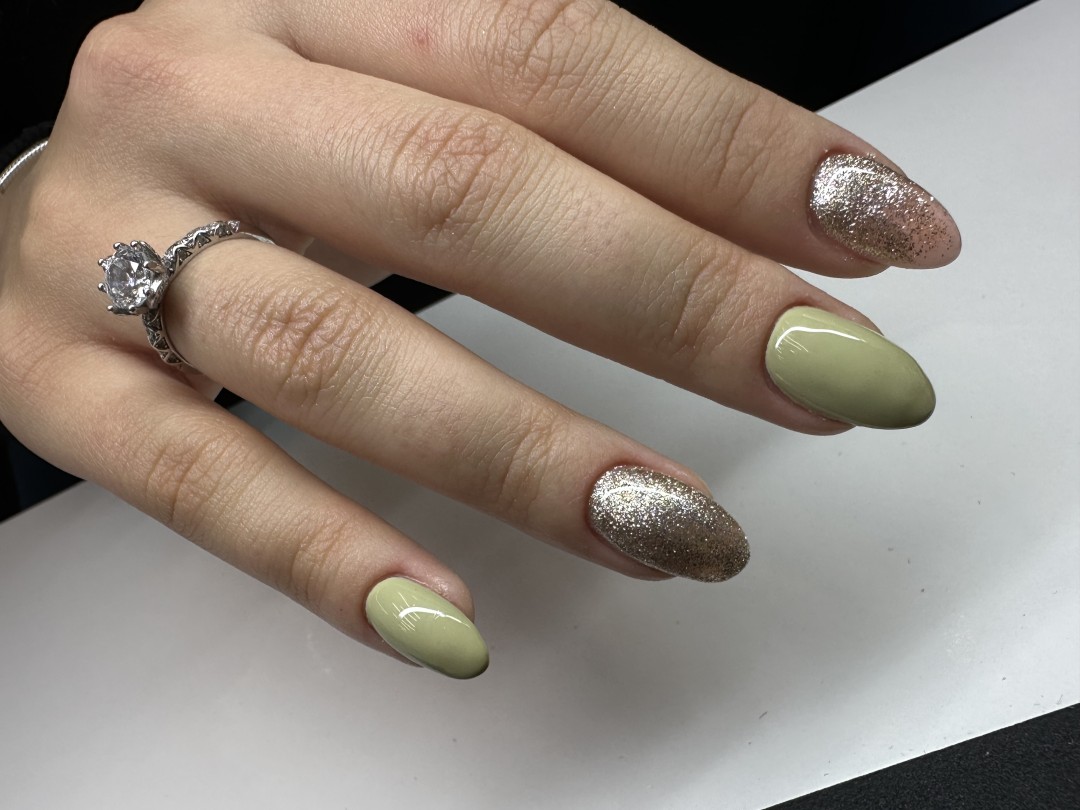 Beauty studio Luxe #sarajevo Ojačavanje noktiju Geliranje noktiju