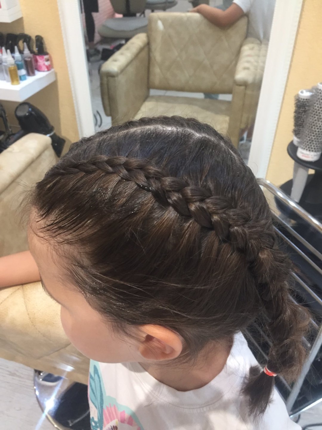 Poezija ljepote #sarajevo Pletenice, kike, punđe Pletenica - jedna