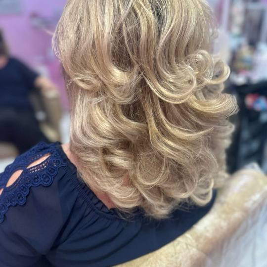 Poezija ljepote #sarajevo Pramenovi pramenovi sisanne preliv - kosa srednje dužine