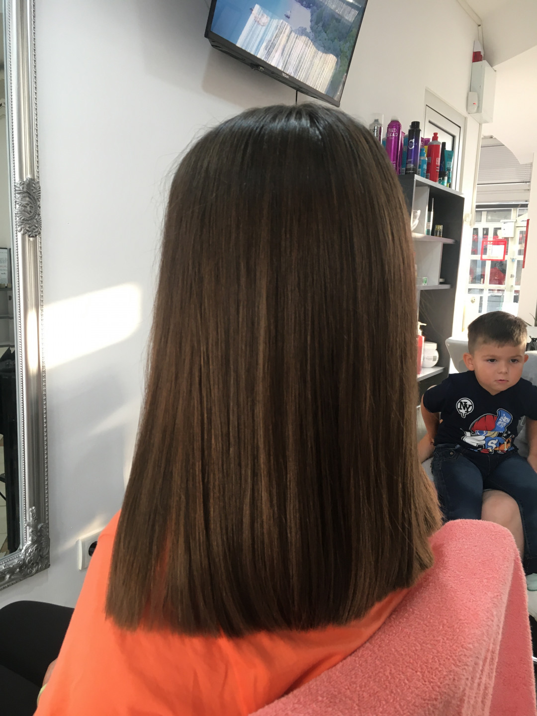 Žensko šišanje - kosa srednje dužine - Frisco, Sarajevo Žensko šišanje Frizerski saloni Žensko šišanje, Sarajevo, Centar - Stari Grad