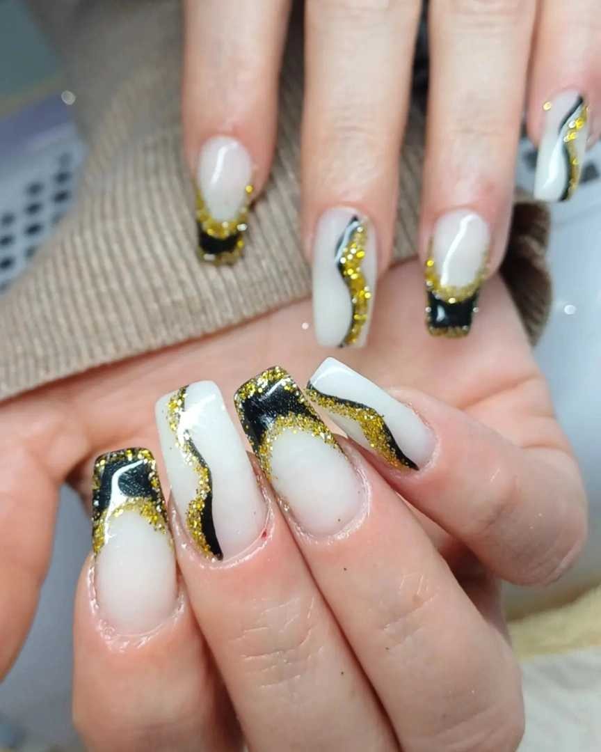 AMK #sarajevo Izlivanje noktiju Izlijevanje noktiju gelom boja - L dužina