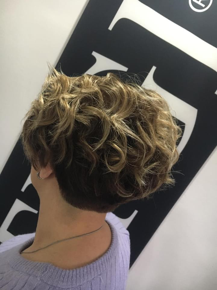 Pramenovi na foliju - kratka kosa - Frisco, Sarajevo Pramenovi Frizerski saloni Pramenovi, Sarajevo, Centar - Stari Grad