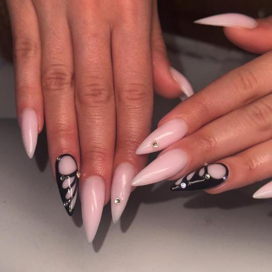 Magic Nails #sarajevo Nadogradnja noktiju Nadogradnja noktiju tipsama - ruke