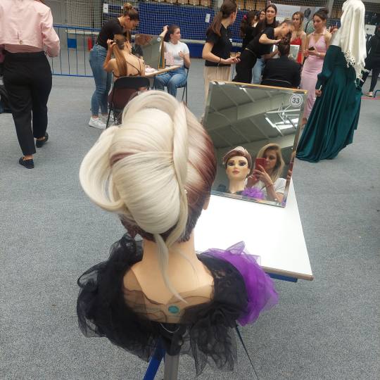 Frisco #sarajevo Svečane i frizure za svadbu Svečana frizura složena - ekstra ekstra duga kosa Dr