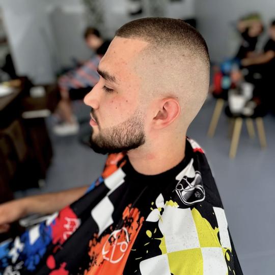 Džana #sarajevo Muško šišanje Muško šišanje - fade Šišanje uz oblikovanje i farbanje brade