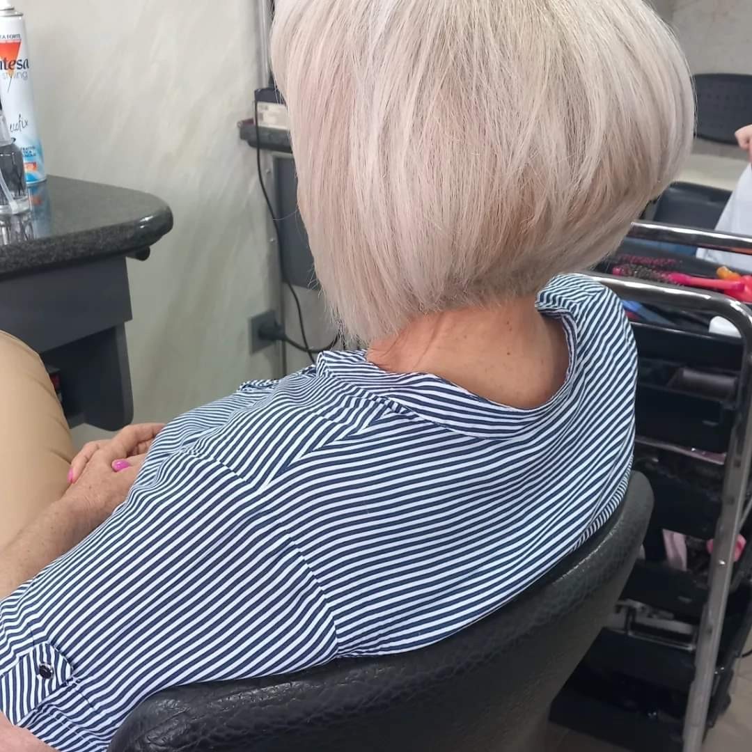 Snježana #sarajevo Feniranje i stilizovanje Feniranje - kosa srednje dužine