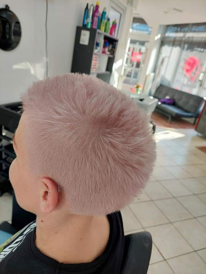 Žensko šišanje - kratka kosa - Frisco, Sarajevo Žensko šišanje Frizerski saloni Žensko šišanje, Sarajevo, Centar - Stari Grad