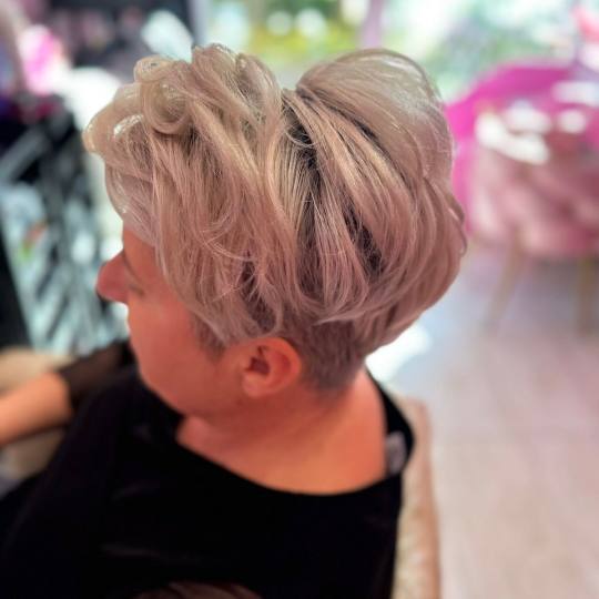 Poezija ljepote #sarajevo Farbanje kose Preliv - kratka kosa