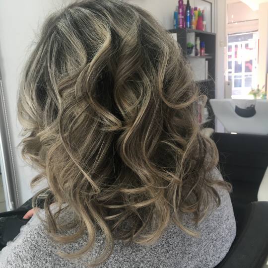 Frisco #sarajevo Svečane i frizure za svadbu Lokne na figaro - paž / kosa srednje dužine