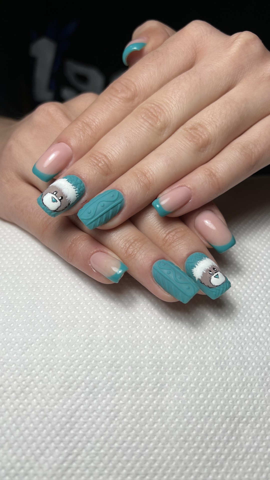 La Crème Beauty Studio #sarajevo Lakiranje noktiju Gel - M dužina noktiju