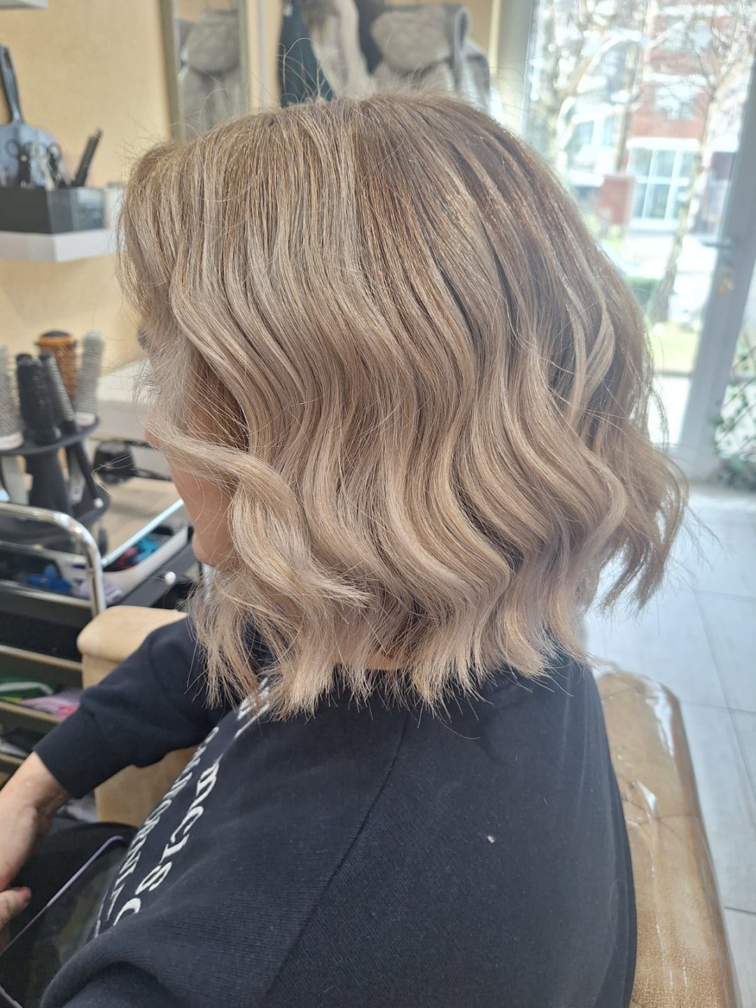 Pramenovi na foliju - kosa srednje dužine - Poezija ljepote, Sarajevo Pramenovi Frizerski saloni Pramenovi, Sarajevo, Novo Sarajevo - Novi Grad