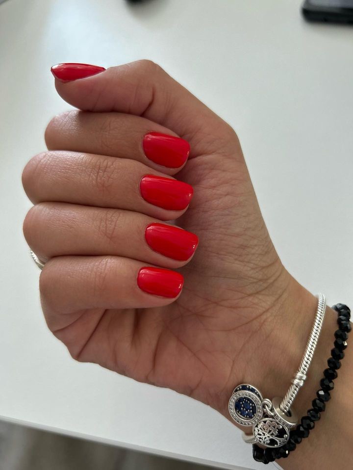 Krasyva #sarajevo Manikir Manikir + trajni lak