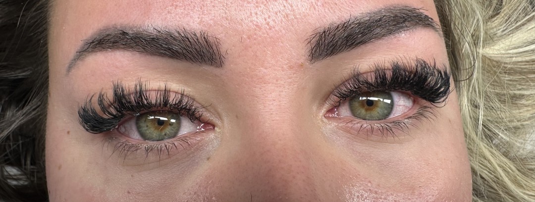 Beauty studio Luxe #sarajevo Nadogradnja trepavica Nadogradnja trepavica - ruski volumen