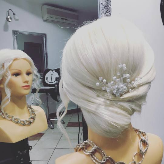 Frisco #sarajevo Svečane i frizure za svadbu Svečana frizura složena - kratka kosa