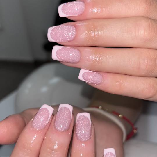 Artistic Beauty #sarajevo Ukrašavanje noktiju French / ombre - dodatak uz uslugu Ukrašavanje nokti