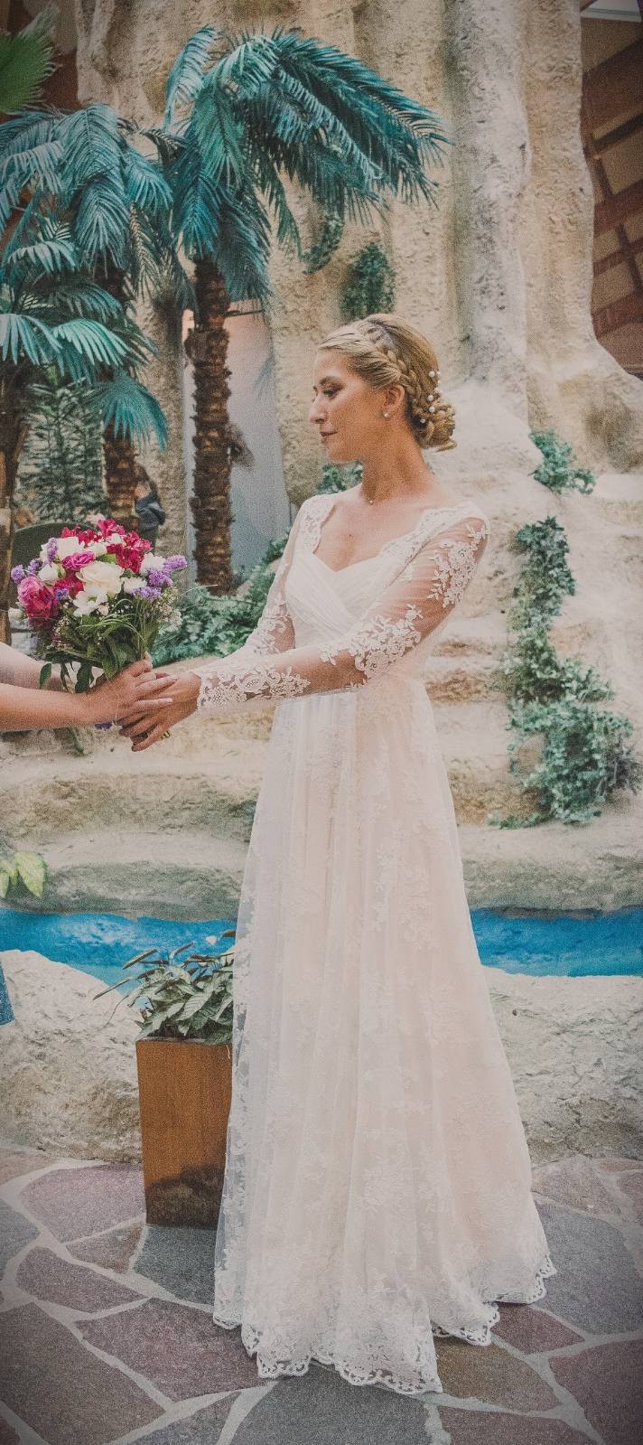 Frisco #sarajevo Svečane i frizure za svadbu Frizure za mlade - duga kosa