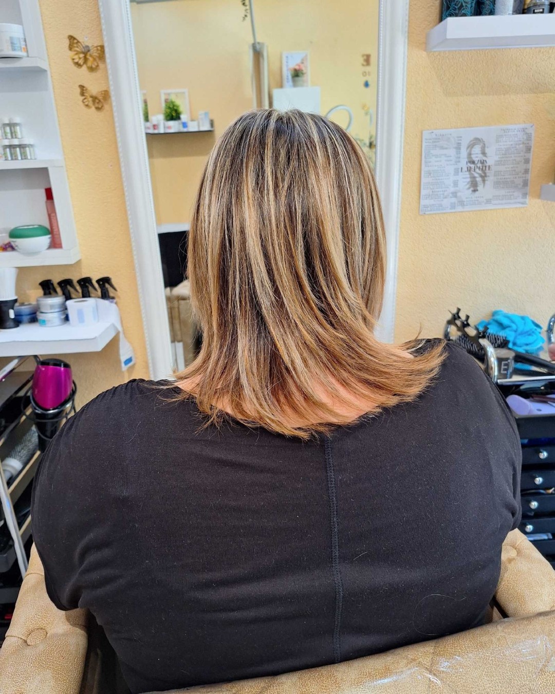 Povrsinski Pramenovi na foliju + žensko šišanje + feniranje - kratka kosa - Poezija ljepote, Sarajevo Farbanje kose Frizerski saloni Farbanje kose, Sarajevo, Novo Sarajevo - Novi Grad