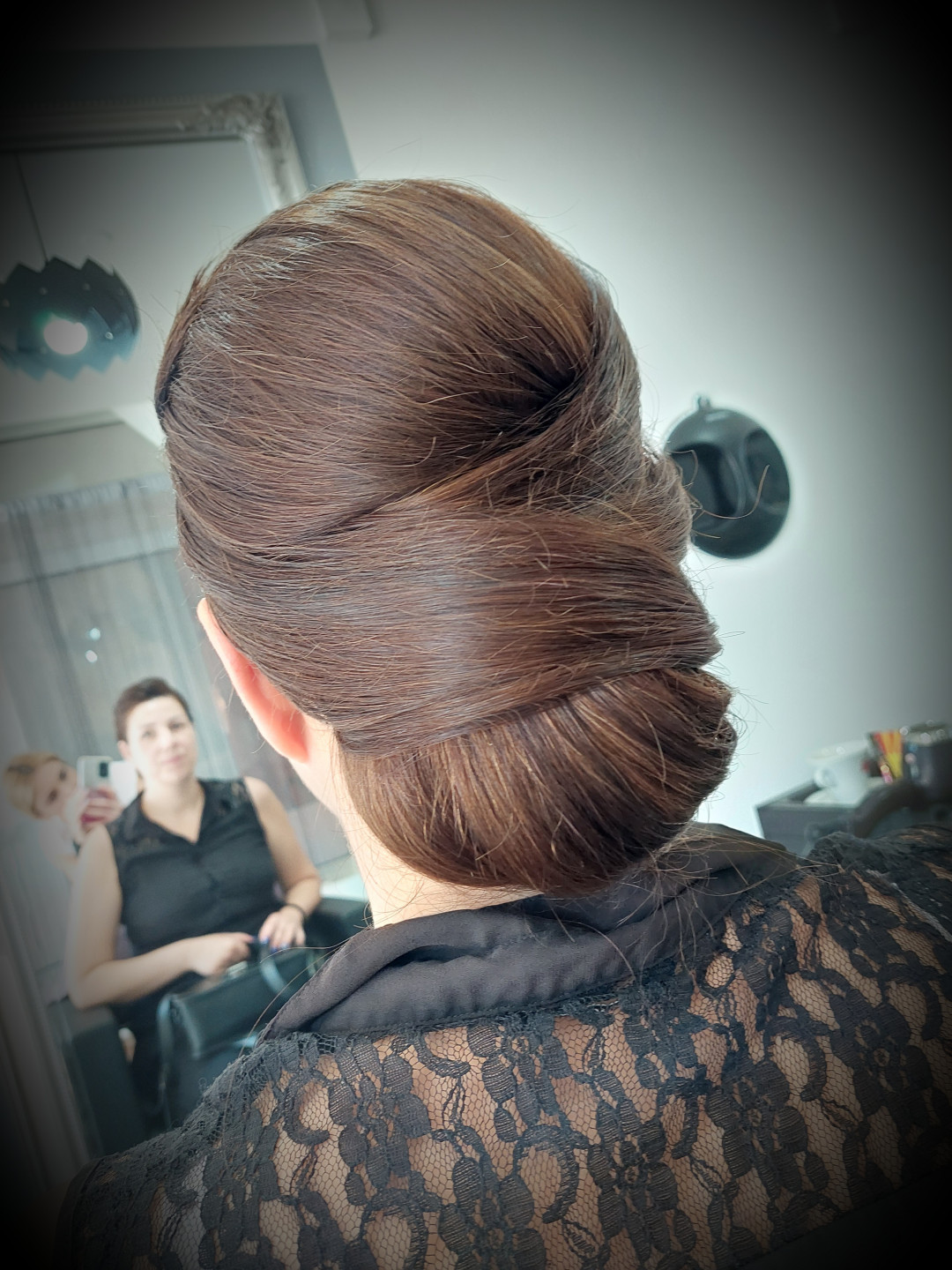 Svečana frizura složena - kratka kosa - Frisco, Sarajevo Svečane i frizure za svadbu Frizerski saloni Svečane i frizure za svadbu, Sarajevo, Centar - Stari Grad