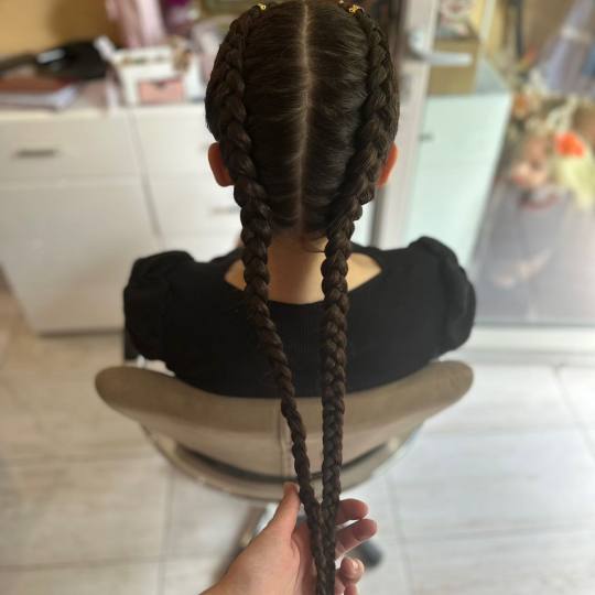 Poezija ljepote #sarajevo Pletenice, kike, punđe Pletenica - jedna