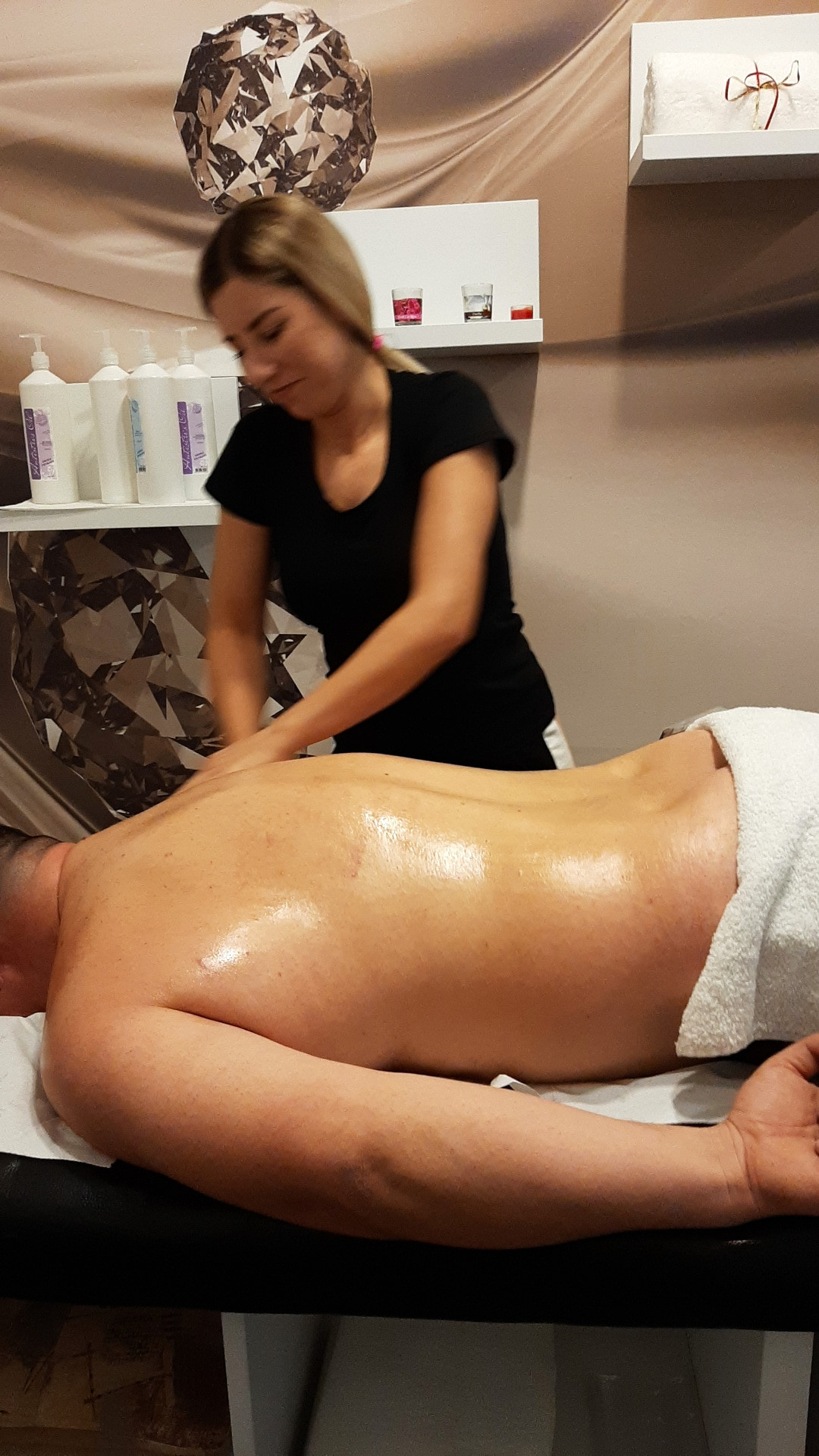 Kuća ljepote Djenna #sarajevo Masaža za opuštanje / relax / antistres Masaža tijela - 30 min