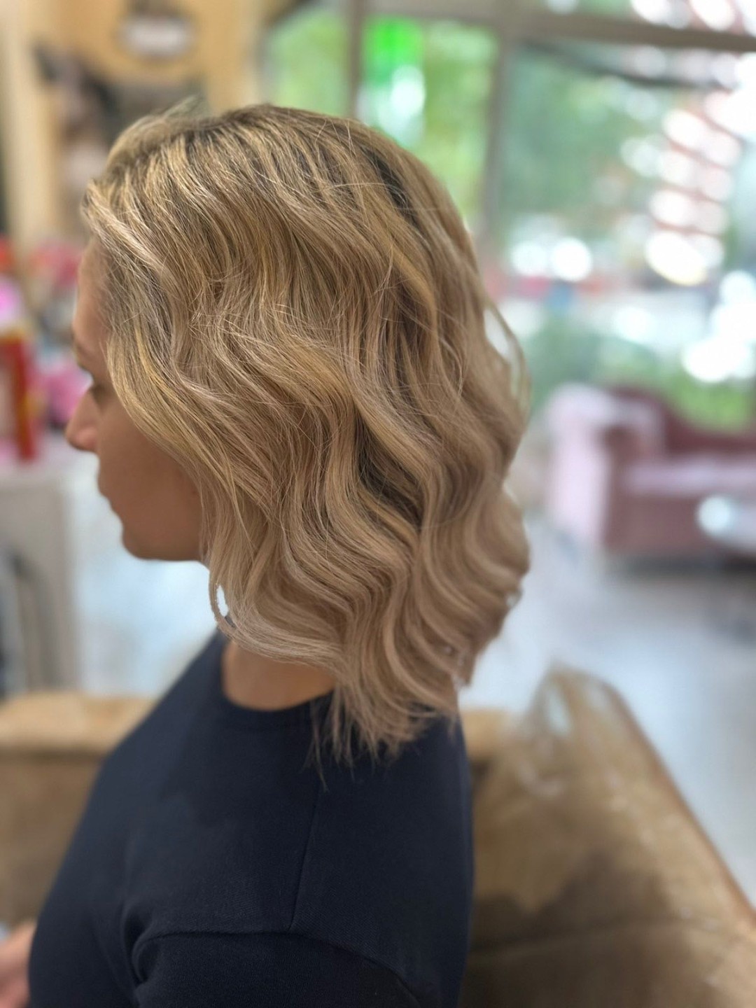 Poezija ljepote #sarajevo Farbanje kose Povrsinski Pramenovi na foliju + žensko šišanje + feniranje - kratka kosa