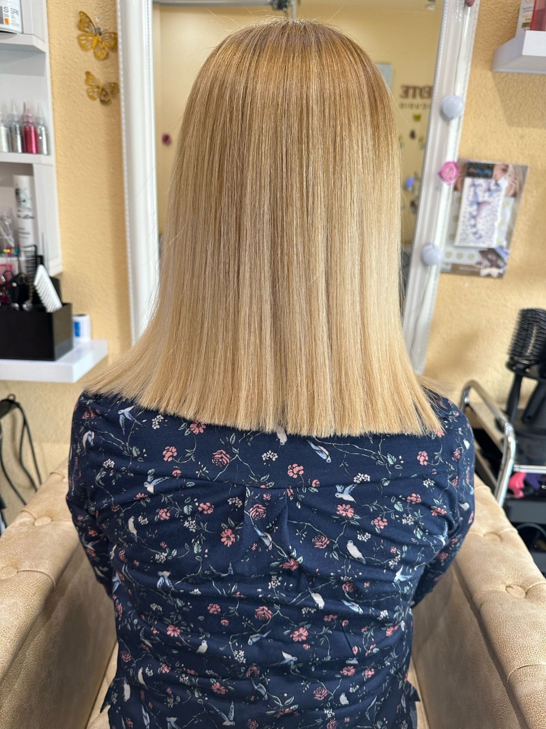 Poezija ljepote #sarajevo Žensko šišanje Žensko šišanje + pranje kose + feniranje - srednje duga kosa