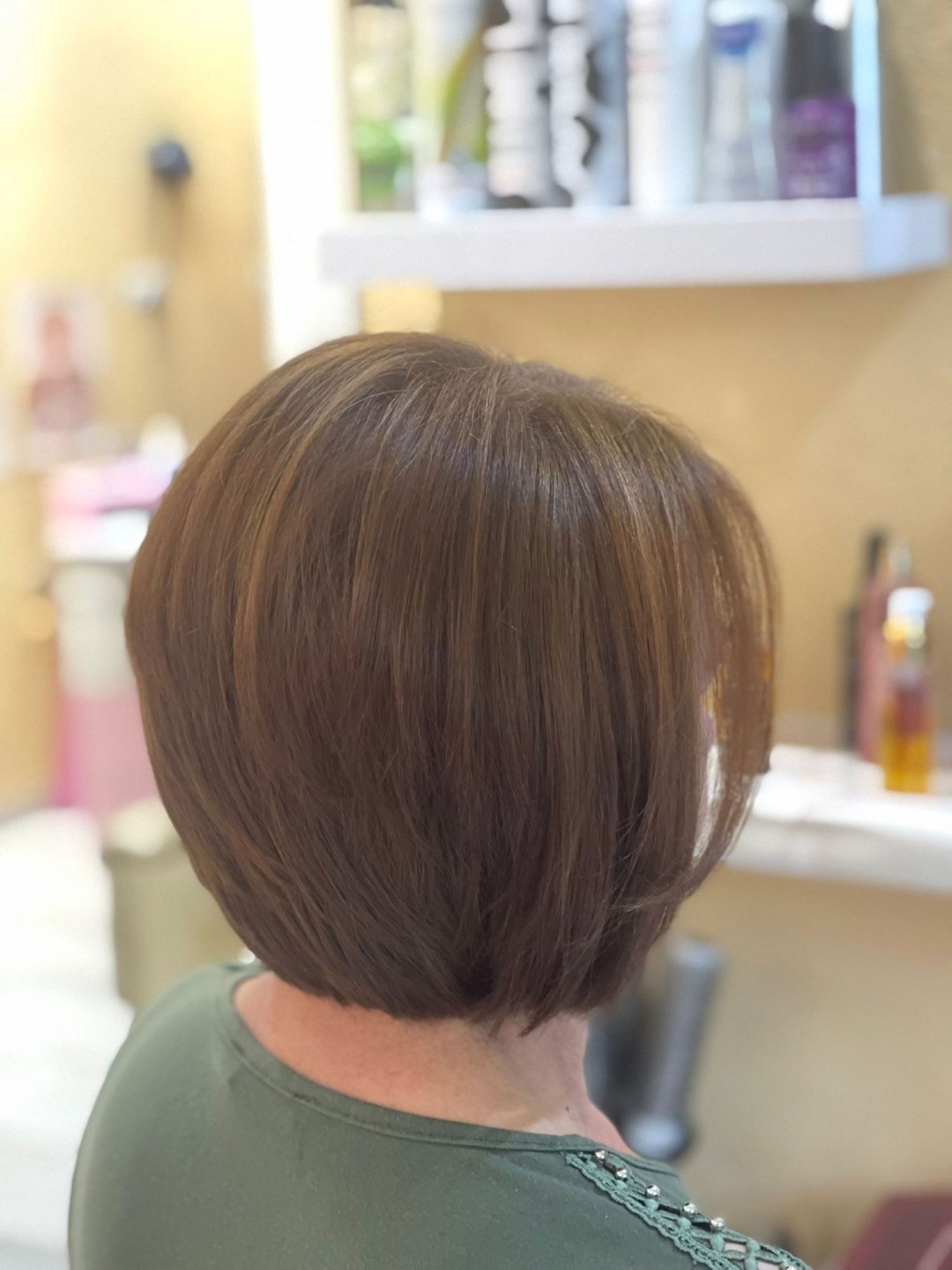 Poezija ljepote #sarajevo Farbanje kose Farbanje cijele dužine + žensko šišanje + feniranje - kosa srednje dužine