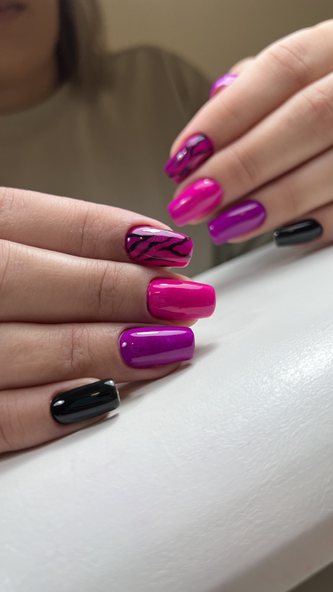 La Crème Beauty Studio #sarajevo Lakiranje noktiju Gel - M dužina noktiju