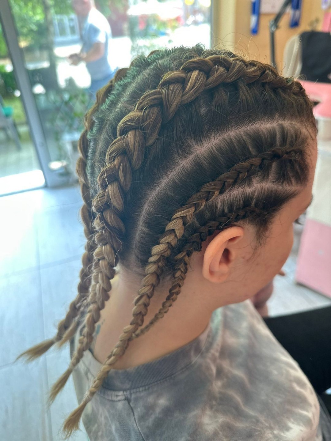 Poezija ljepote #sarajevo Pletenice, kike, punđe Pletenica - jedna