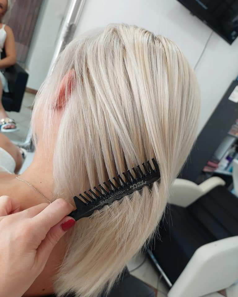 Blajhanje cijele dužine - kosa srednje dužine - Frisco, Sarajevo Blajhanje kose Frizerski saloni Blajhanje kose, Sarajevo, Centar - Stari Grad