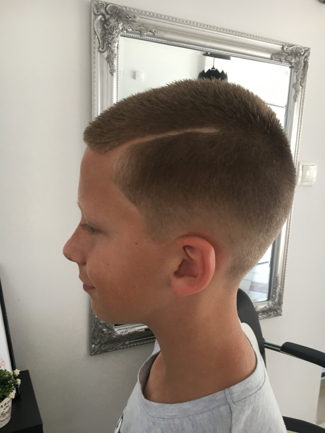 Muško šišanje - klasično - Frisco, Sarajevo Obrve Lice Obrve, Sarajevo, Centar - Stari Grad