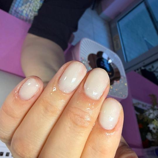 Poezija ljepote #sarajevo Ojačavanje noktiju Gel na prirodne nokte - boja