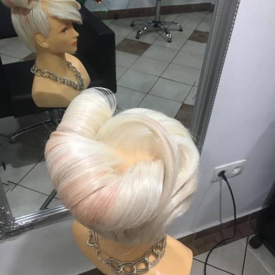 Frisco #sarajevo Svečane i frizure za svadbu Svečana frizura složena - kratka kosa