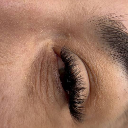 Poezija ljepote #sarajevo Nadogradnja trepavica Nadogradnja trepavica - ruski volumen