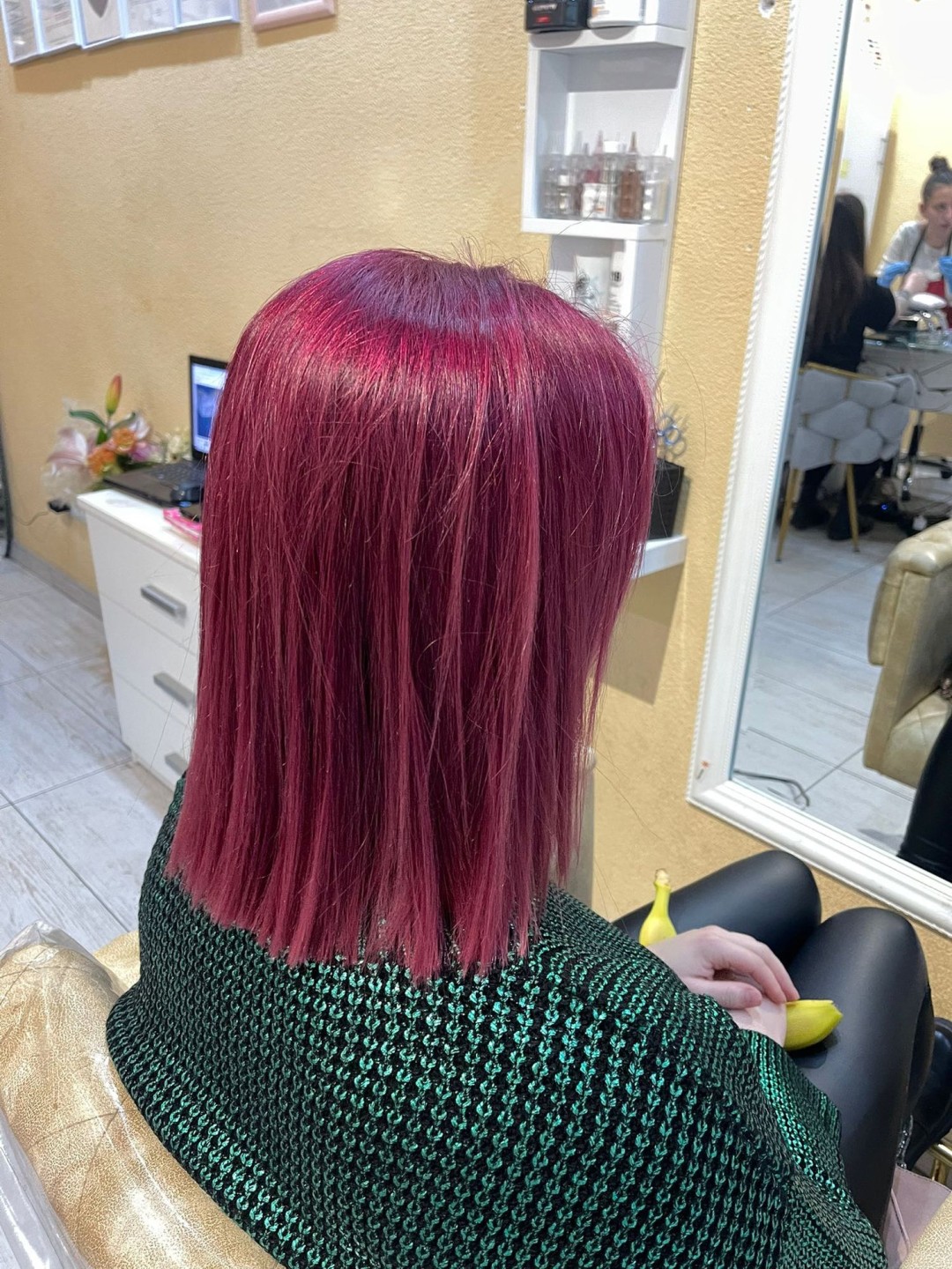 Poezija ljepote #sarajevo Žensko šišanje Žensko šišanje + pranje kose + feniranje - srednje duga kosa