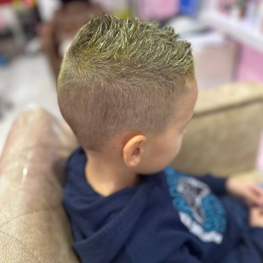 Poezija ljepote #sarajevo Berberin Dječije muško šišanje Muški frizeri