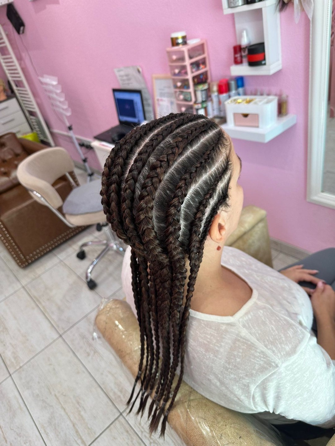 Poezija ljepote #sarajevo Pletenice, kike, punđe Pletenica - jedna