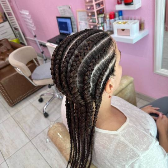 Poezija ljepote #sarajevo Pletenice, kike, punđe Pletenica - jedna