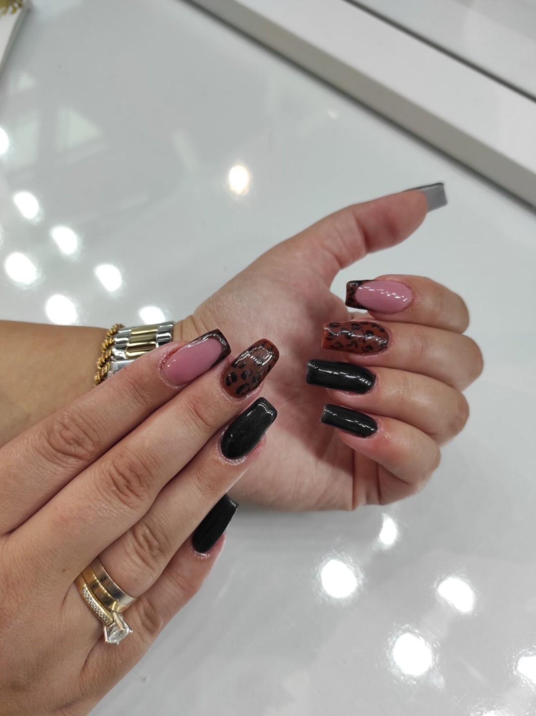 Scandal Beauty Lounge #sarajevo Izlivanje noktiju Izlivanje noktiju gelom