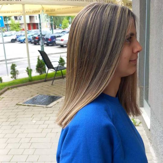 Poezija ljepote #sarajevo Farbanje kose Povrsinski pramenovi na foliju + žensko šišanje + feniran