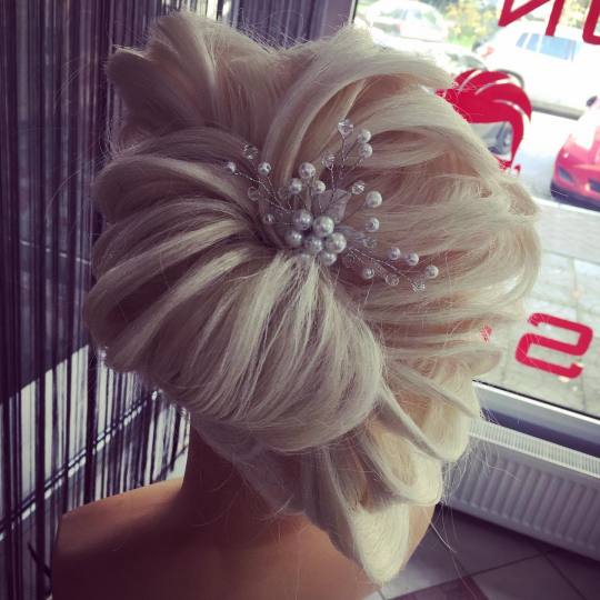 Frisco #sarajevo Svečane i frizure za svadbu Svečana frizura složena - kratka kosa