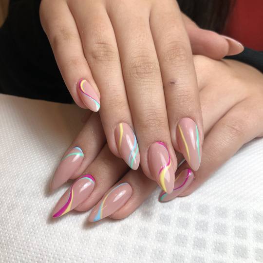 La Crème Beauty Studio #sarajevo Lakiranje noktiju Gel - L dužina noktiju Gel dugi nokti sa nail a