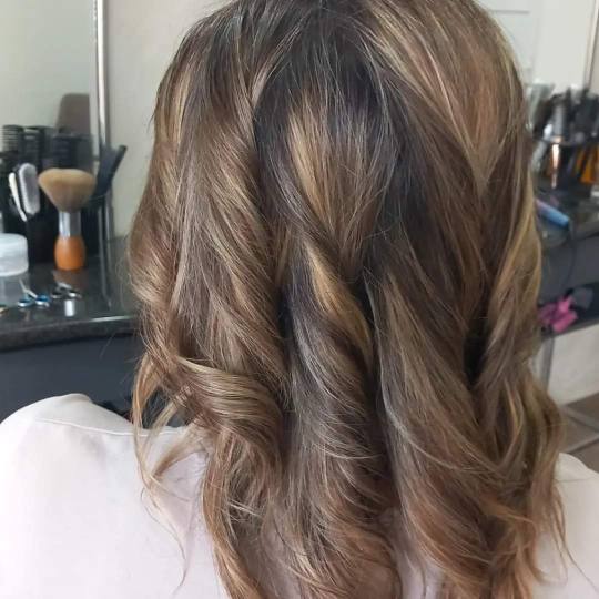 Snježana #sarajevo Feniranje i stilizovanje Feniranje na talase - kosa srednje dužine