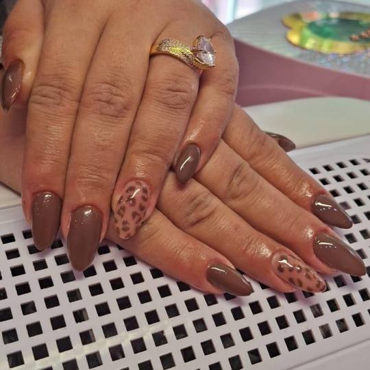 Poezija ljepote #sarajevo Ojačavanje noktiju Gel na prirodne nokte - boja