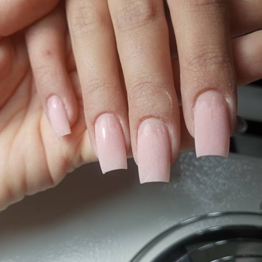 Lovely Em salon & head spa usluga