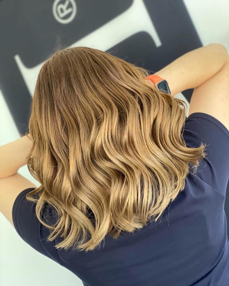 Farbanje cijele dužine kose - duga kosa - Frisco, Sarajevo Farbanje kose Frizerski saloni Farbanje kose, Sarajevo, Centar - Stari Grad